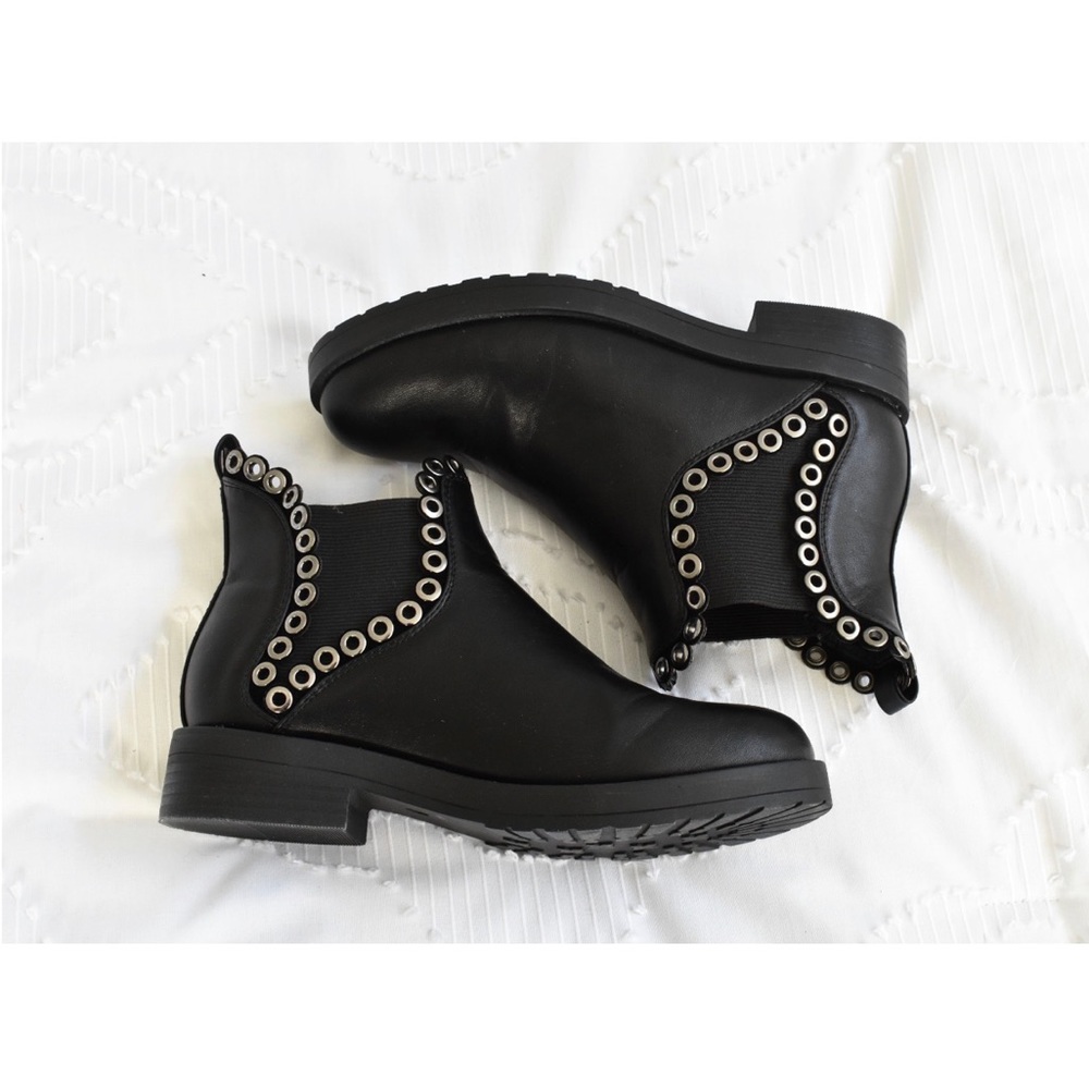 Black leather chelsea boots